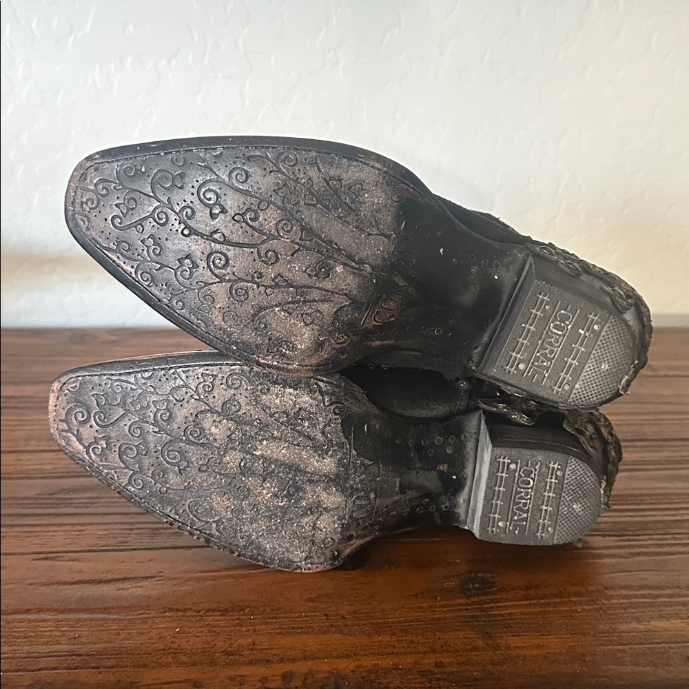 Corral Black and Gold Ankle Boots - Picture 13 of 16